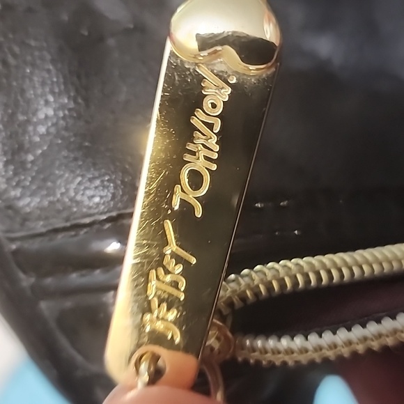 Betsy Johnson, Black Quilted Heart Pattern Handbag, Cheetah bow with Charm, Gold - Picture 5 of 7